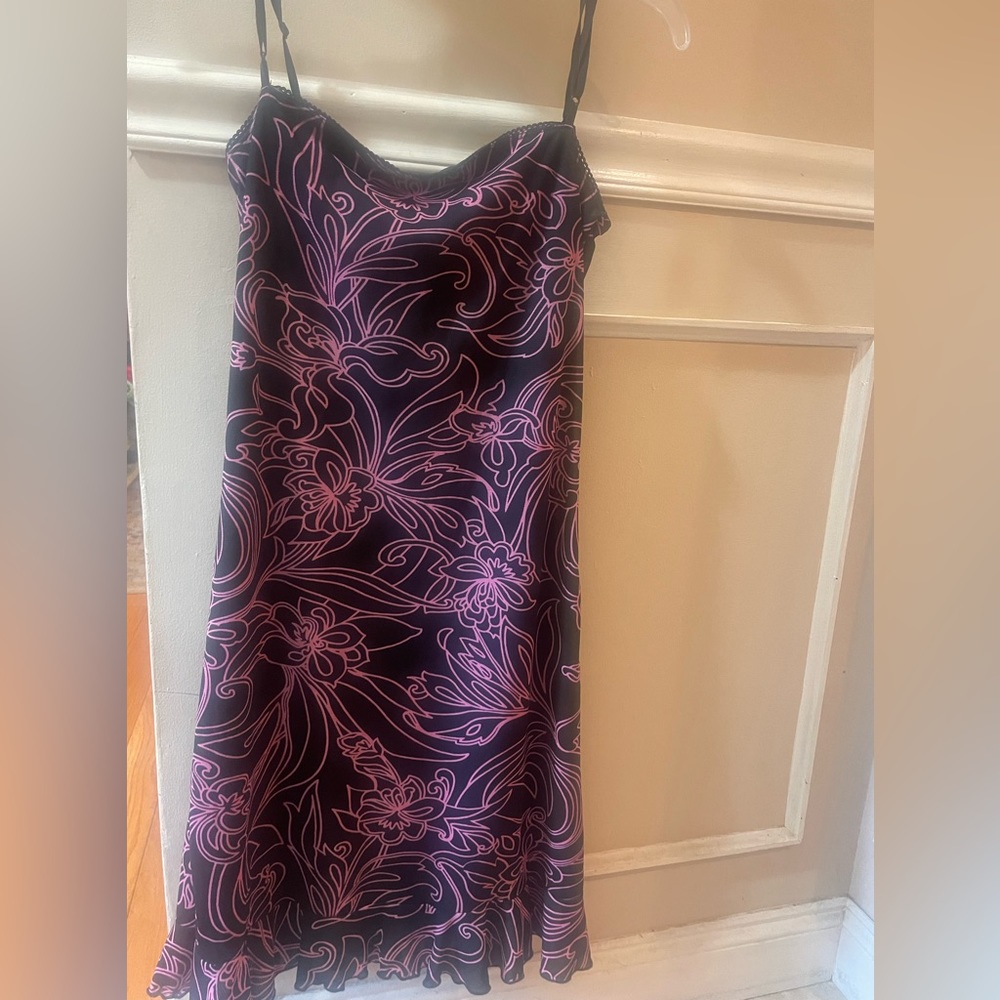 Super cute women’s size small dress! - Picture 2 of 5